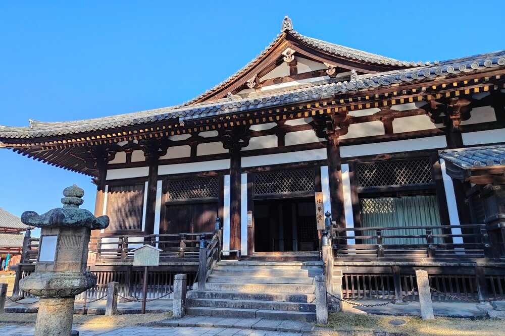 東大寺法華堂