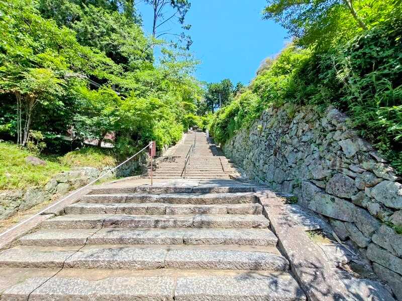 矢田寺境内までの石段